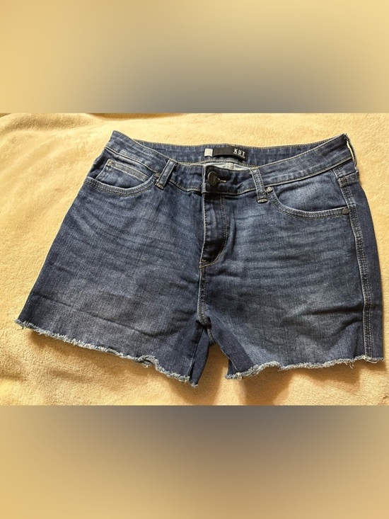 Kut from the Kloth Pants - KUT from the Kloth Gidget Fray Denim Blue Jean Shorts Women’s 8 MSRP $79 EEUC